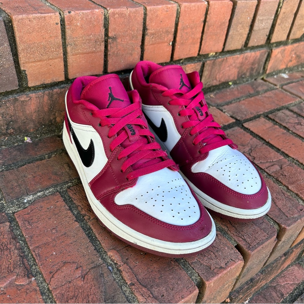 Nike “AIR JORDAN 1 “Noble Red” Men’s size 8.5 Sneakers RARE FIND !! 💰💰 - Picture 4 of 16